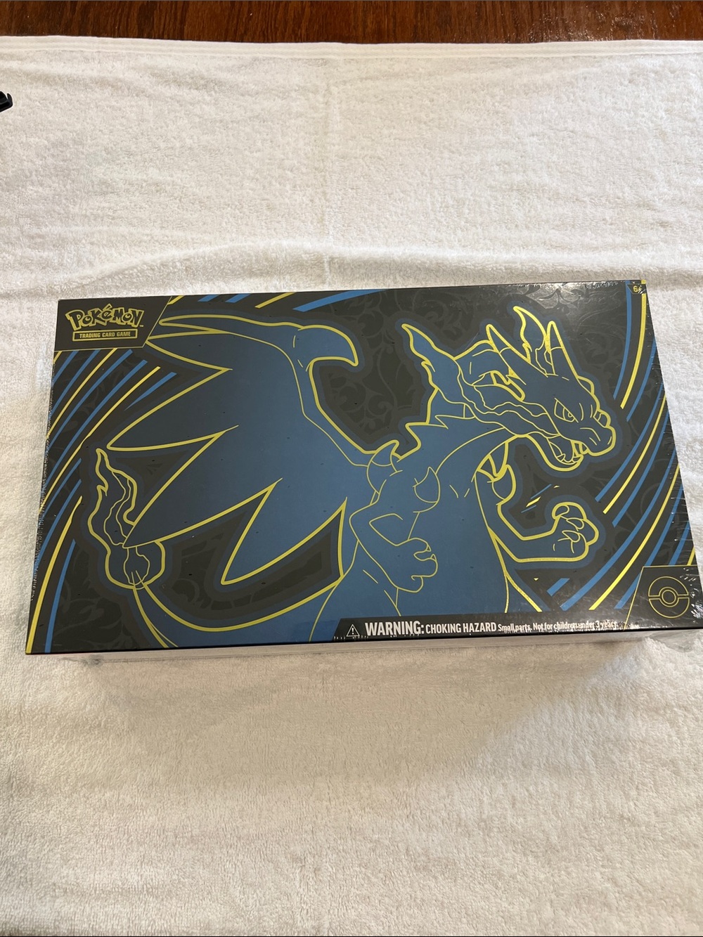 Pokemon Black & Blue Charizard Collector Playmat Box